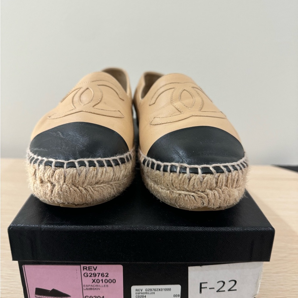 CHANEL Cream and Black Espadrilles with Iconic CC Logo - Picture 6 of 6